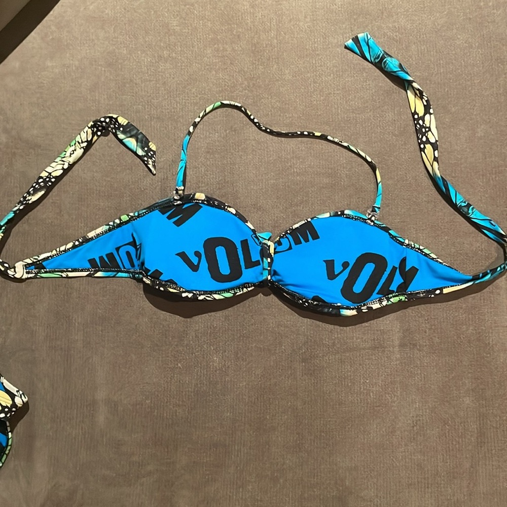Volcom Bikini - Picture 2 of 4